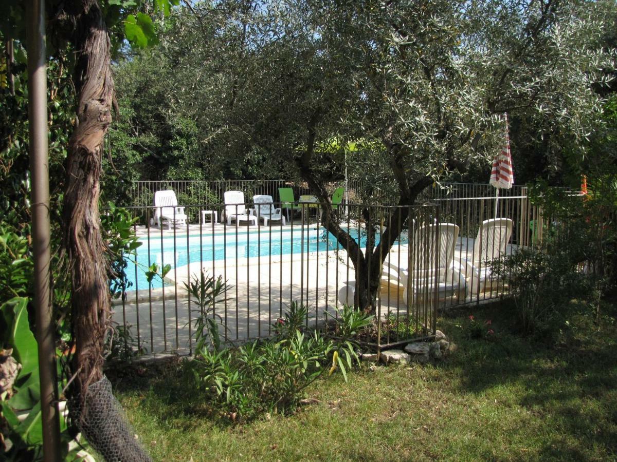Domaine Du Bois Gite Marion Galargues Exterior photo